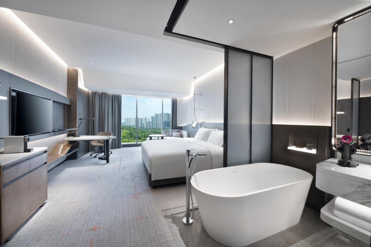 Crowne Plaza Wuhan Optics Valley By Ihg Exterior photo