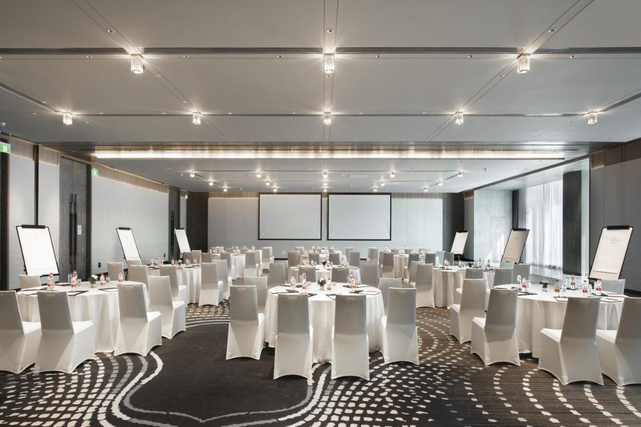 Crowne Plaza Wuhan Optics Valley By Ihg Exterior photo
