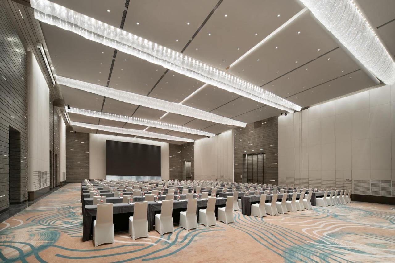 Crowne Plaza Wuhan Optics Valley By Ihg Exterior photo